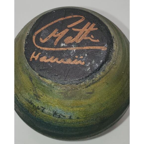 Hawaiian Raku Pottery Vase Signed By C Matti Maui Petroglyphs Faint Chip On Top - Picture 12 of 14